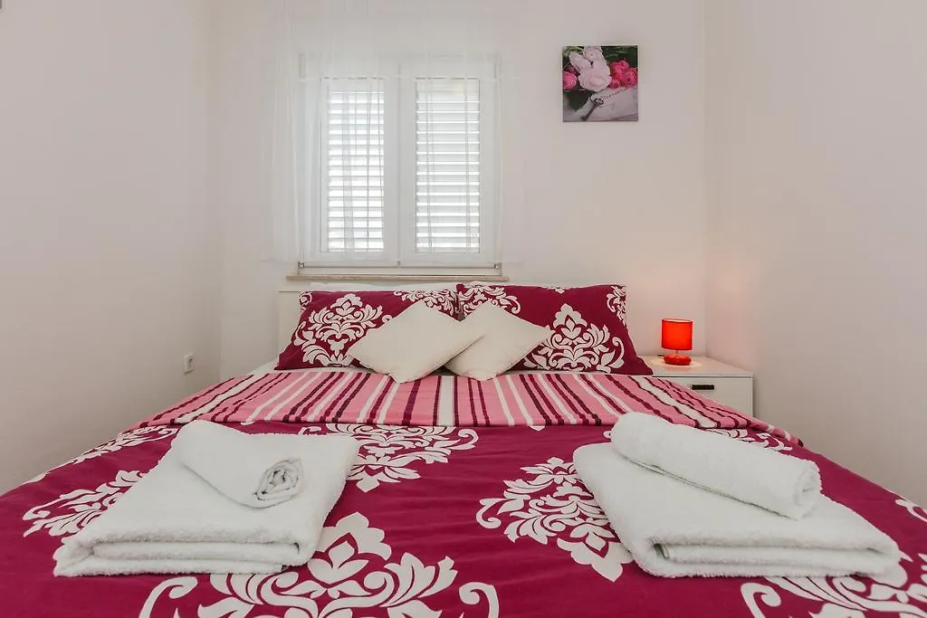 Apartment Anna Kaštela 0*,