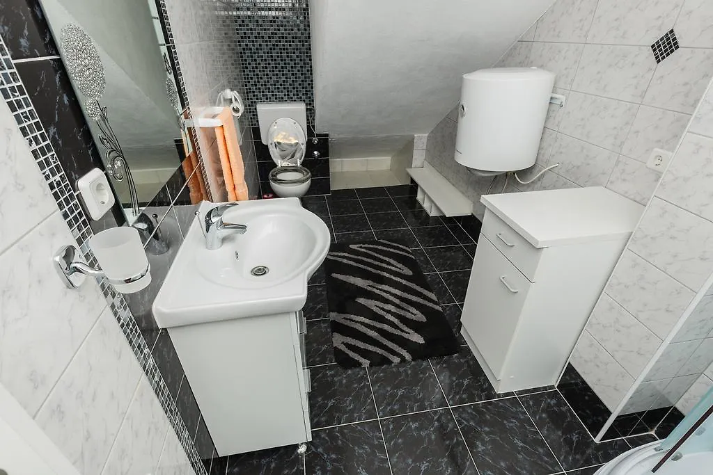 Apartment Anna Kastela Croatia